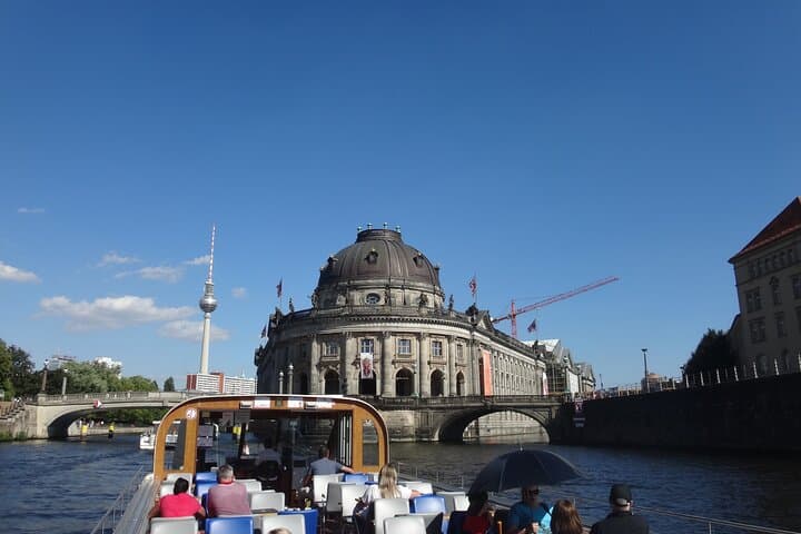 Berlin sightseeing boat tour on the Spree