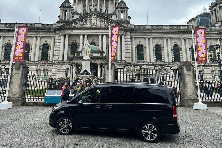 4 - Visite privée d'une heure : Découvrez le meilleur de Belfast en 4x4 de luxe
