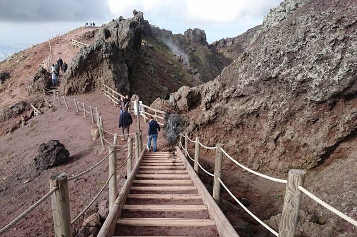 Naples DA Vesuvius Tour with Lunch