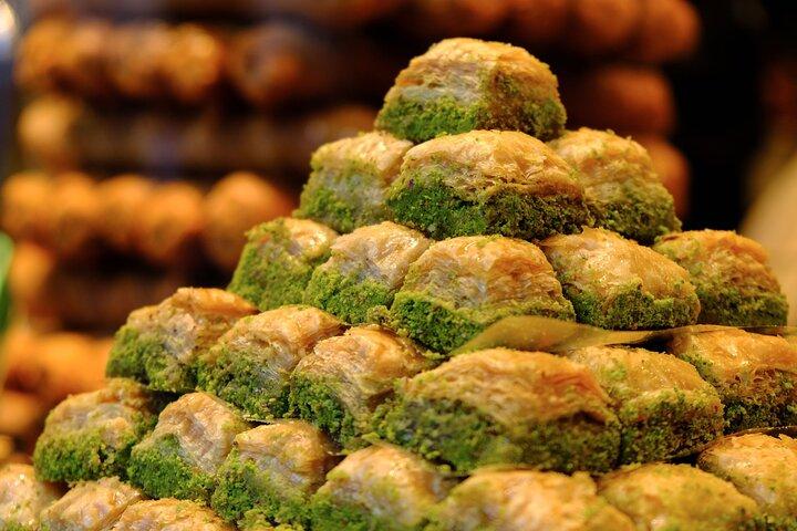 Istanbul Best Food Walking Tour com um Guia