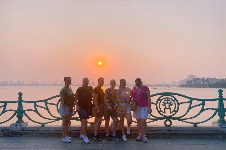 Hanoi Vespa Tours: Essen + Kultur + Spaß auf der Army Vespa