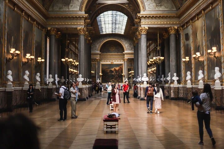 Paris Versailles Guided Tour with Gardens & Trianon Access