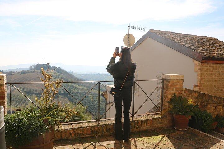 2 Hours Private Guided Walking Tour in Acquaviva Picena Marche