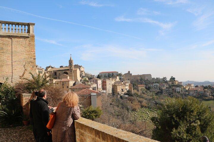 2 Hours Private Guided Walking Tour in Acquaviva Picena Marche
