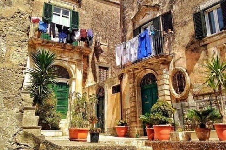 Tour in Bari on foot