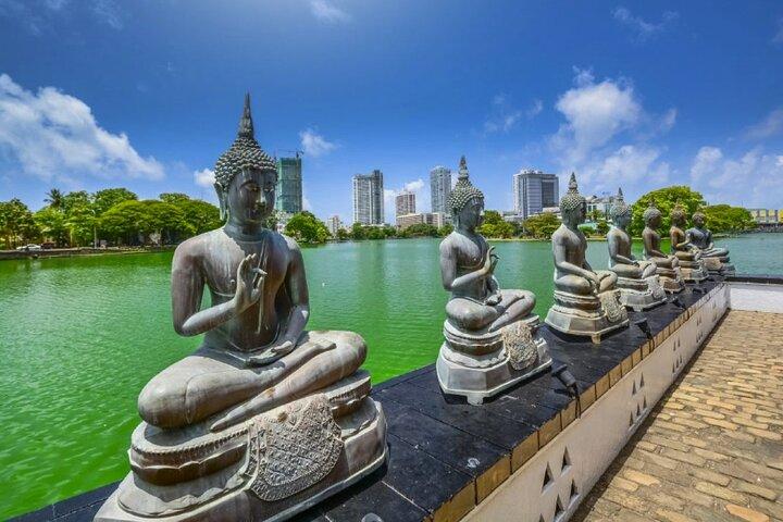 Sigiriya to Colombo Budget Transport with Sightseeing