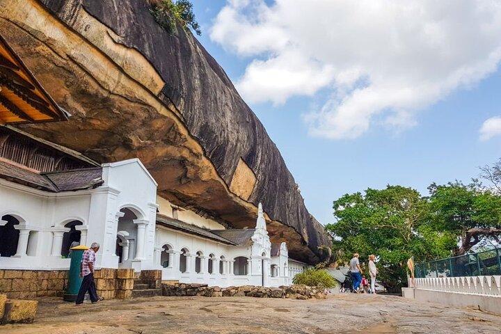 Tour privato all-inclusive di Sigiriya e Dambulla da Colombo