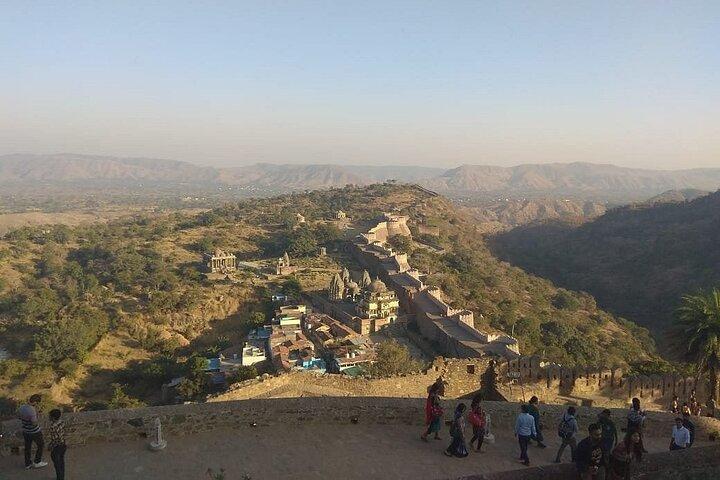 Dagstur til Kumbhalgarh Fort og Ranakpur Jain-templet fra Udaipur