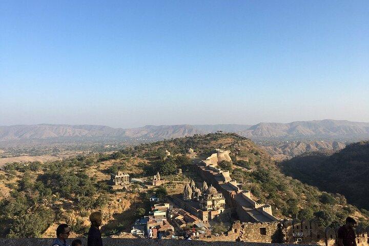Dagstur til Kumbhalgarh Fort og Ranakpur Jain-templet fra Udaipur