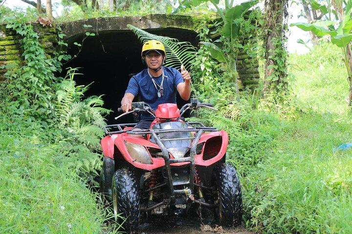 バリ島ウブドのATVライドツアー バリ島最高のATVトラック