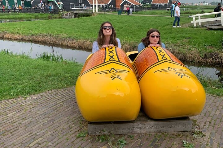 Private Zaanse Schans Windmills and Volendam Tour from Amsterdam