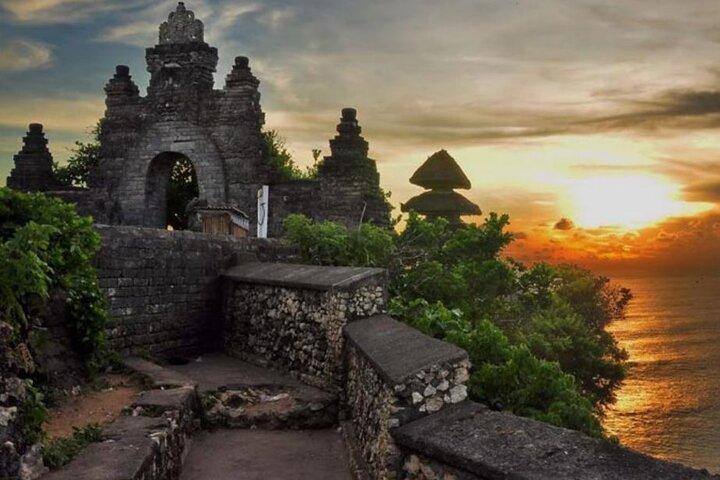 Half Day Tour - Uluwatu temple - Kecak dance - Jimbaran dinner
