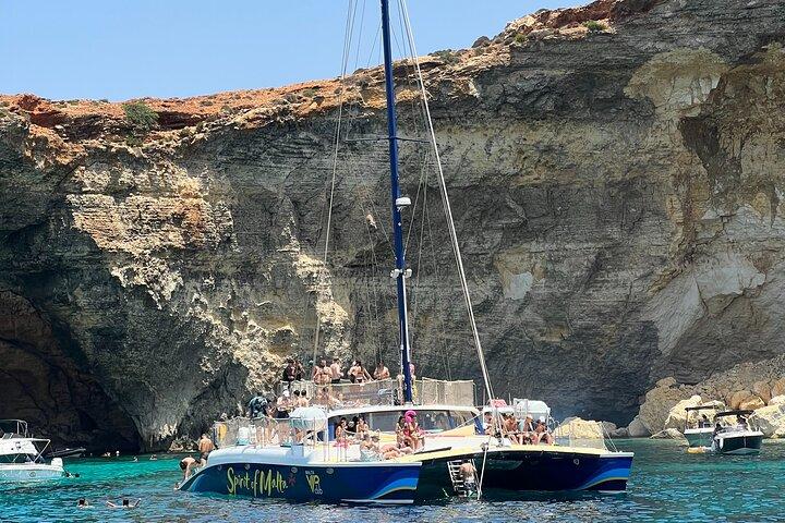 Tour in catamarano Comino Blue Lagoon Prime con All Inclusive