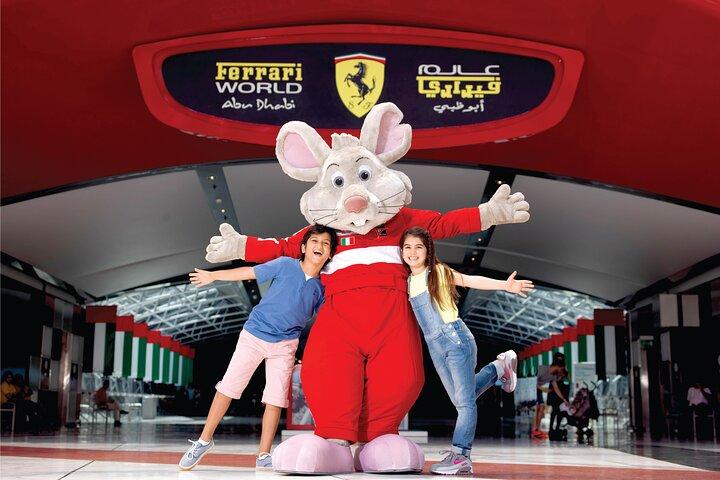 Abu Dhabi City Tour in 4x4 Private Vehicle, Dubai Pickup Option