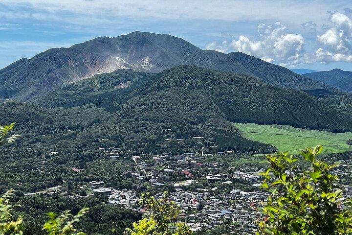 Doorkruis de buitenste rand van de Hakone Caldera en geniet van de Onsen-wandeltocht