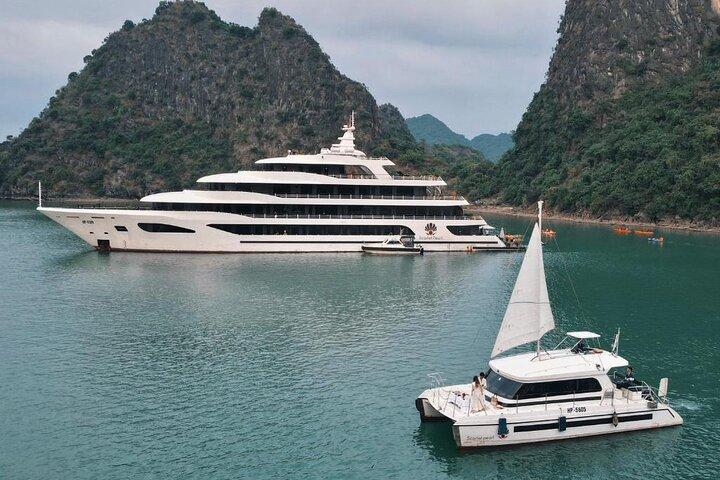 Halong Bay Cruises 3 Giorni/2Notti a 5 Stelle Tutto incluso