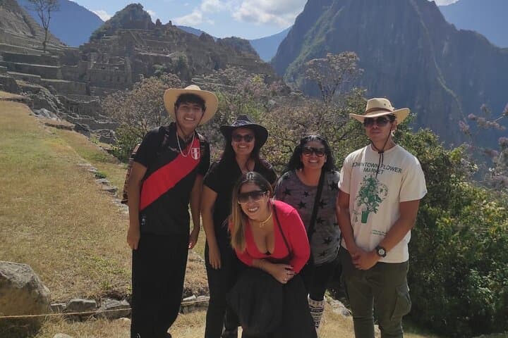 Tours to Machu Picchu 1 day by Train