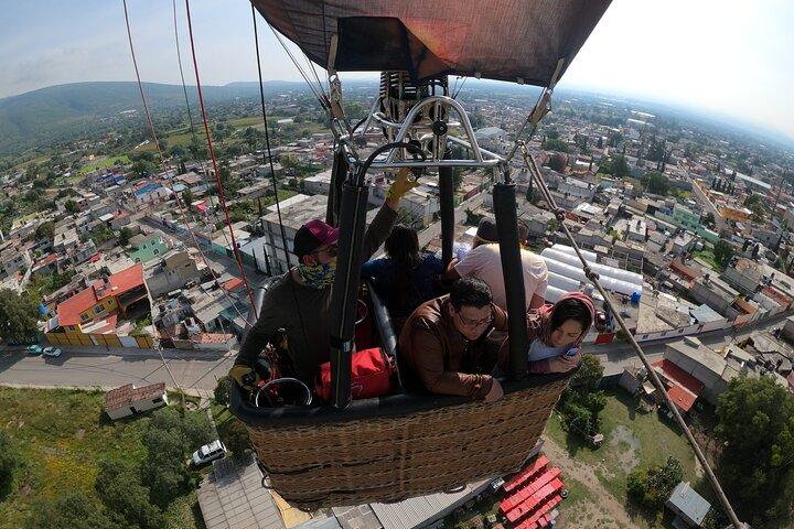 "'Teotihuacan Hot Air Balloon Ride + Transport & Pyramid Time"