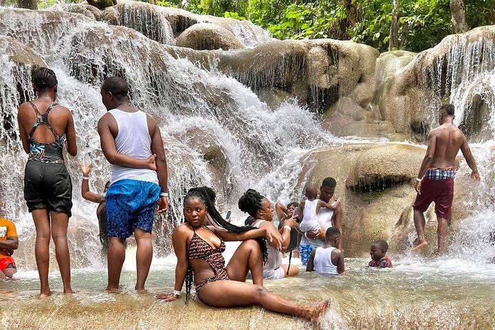 Blue Hole und Dunn's River Tour (Eintritt nicht inbegriffen)