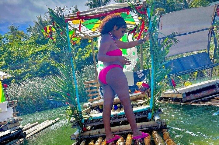 Passeio a cavalo e rafting em bambu saindo de Montego Bay