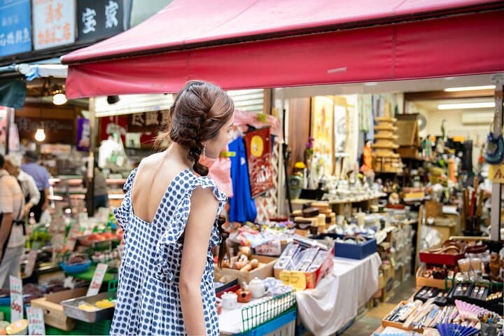 Private Tour in Downtown Tokyo- Yanesen and Nezu Shrine area