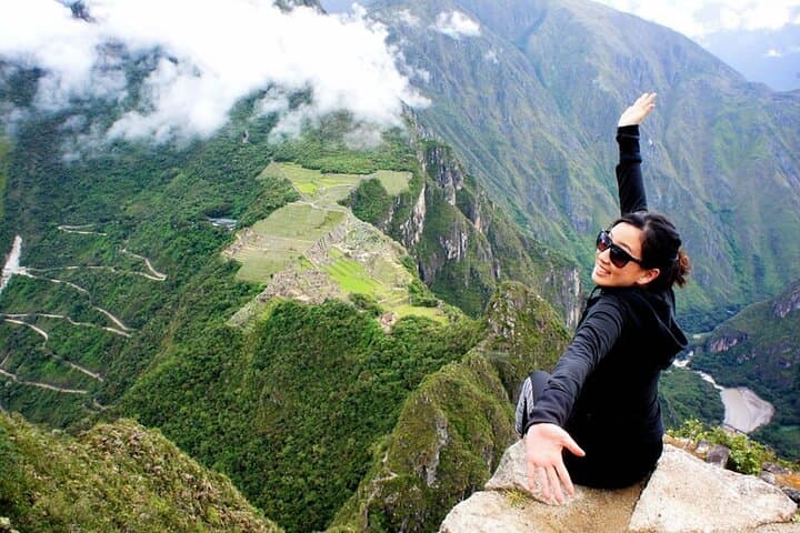 2 Days and 1 Night Private Tour in Machu Picchu and Huayna Picchu