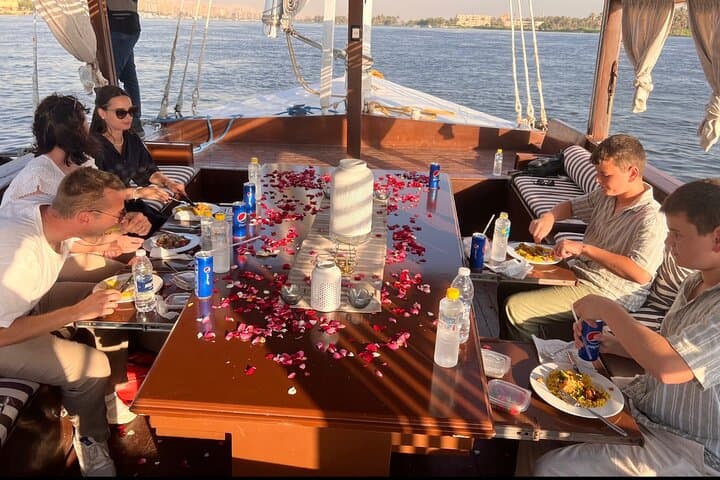 Luxury Private Felucca on the Nile with Lunch