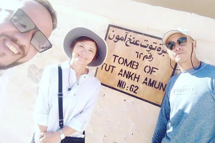 Crociera di 4 giorni sul Nilo da Assuan a Luxor e (Abu Simbel + Mongolfiera)