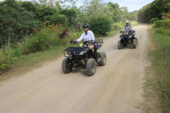 Privé Jungle ATV-tour op de Baai-eilanden