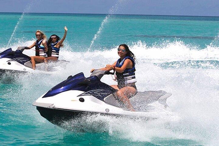 Excursão guiada de jet ski parasailing e Margaritaville em Montego Bay