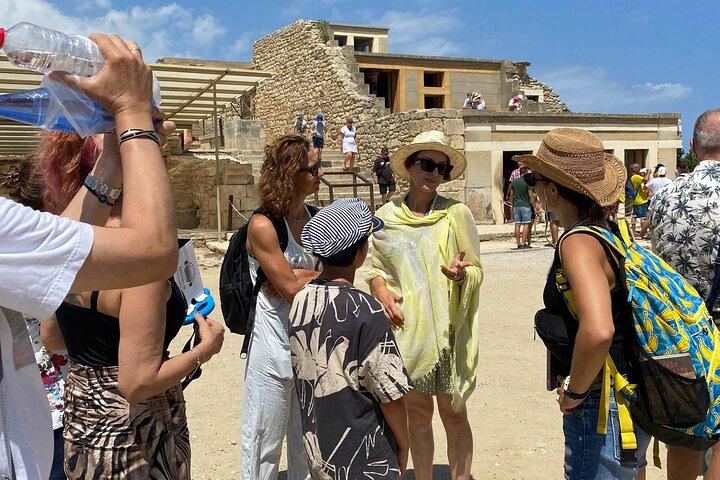 Palácio e Arco de Knossos. Excursão ao Museu de Heraklion