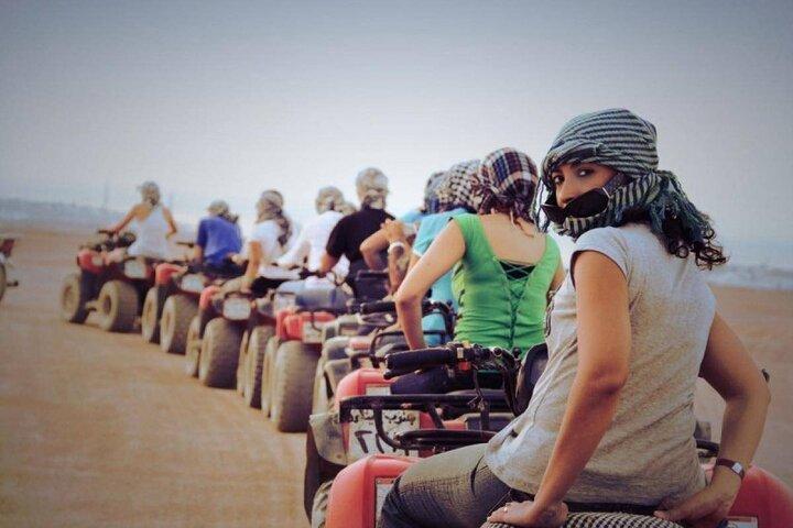 Sharm El Sheikh Desert Quad Safari com Stargazing & Show de jantar
