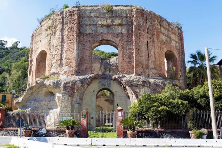Private tour by car among the treasures of Campi Flegrei and Naples.