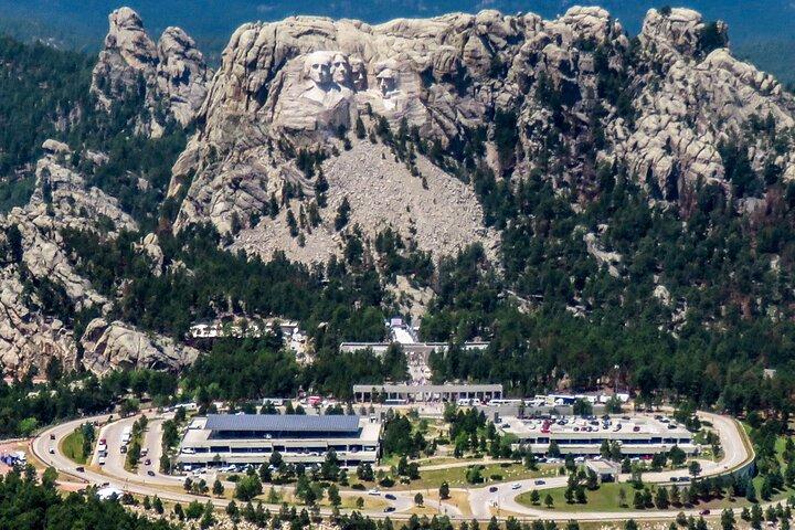 Mt Rushmore & Crazy Horse with Iron Mtn Rd, Needles & Sylvan Lake(アイアンマウンテンRd、ニードルズ&シルヴァンレイク)