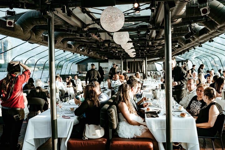 Bateaux New York Christmas Day Plated Brunch Cruise