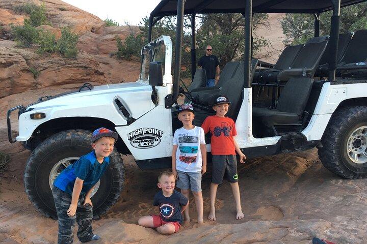 Moab’s Original Hummer Adventure : Hell’s Revenge Trail Experience