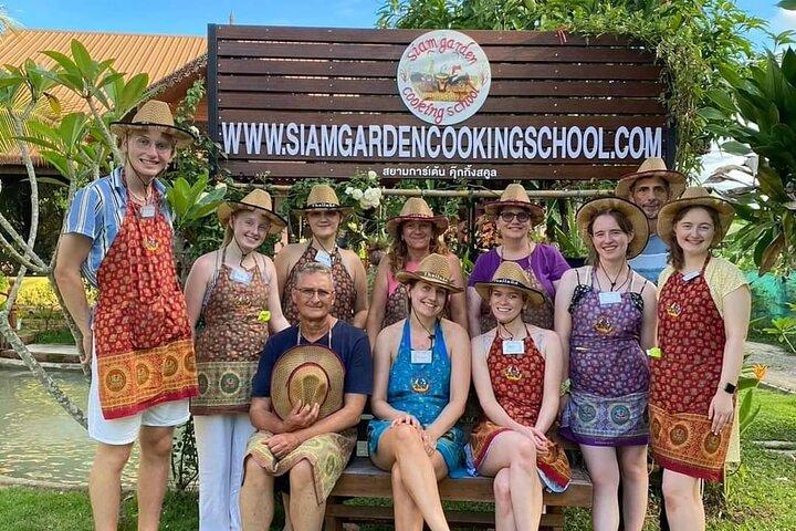 Cours de cuisine du matin à Chiang Mai Visite du jardin et du marché bio