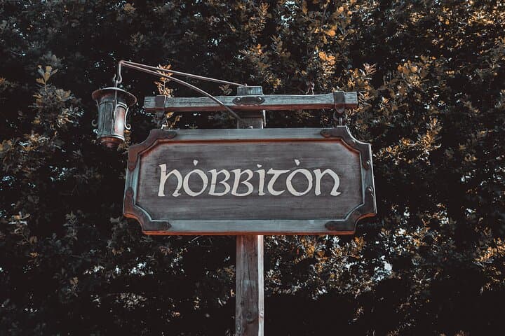 Private Hobbiton & Blue Springs Day Trip from Auckland