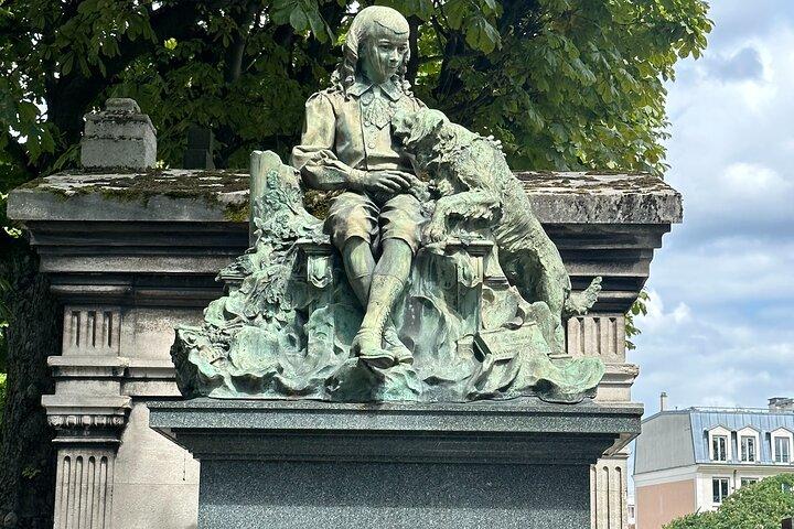 Père Lachaise's Cemetery Celebrities and Ghosts Mystery Tour