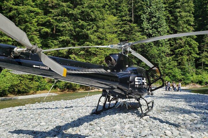 Coast Mountain Landing Helicopter Tours (Abfahrt SKY Hangar)
