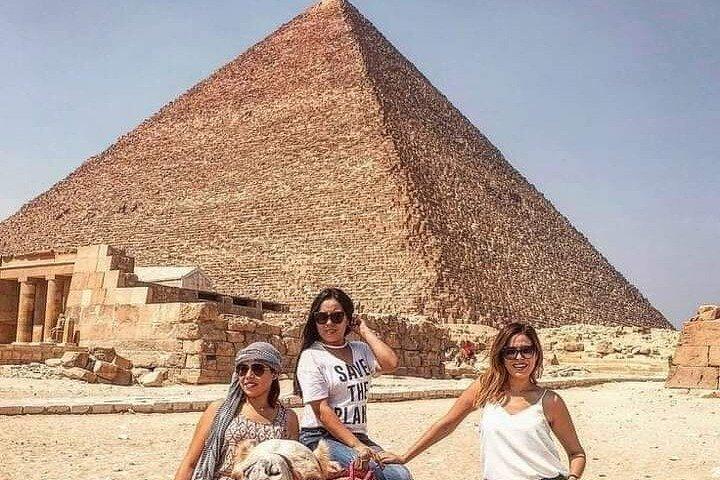 Visite privée d'une demi-journée des pyramides de Gizeh, du Sphinx et de la balade à dos de chameau