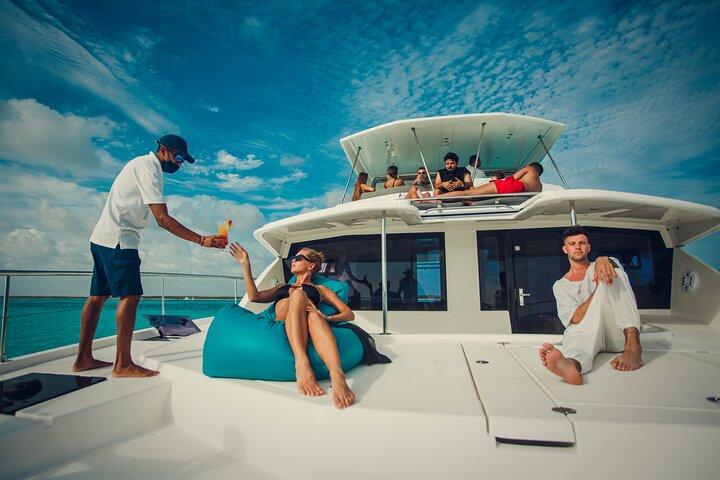 Tulum : Leopard 51′ Yacht met gastronomisch eet- en waterspeelgoed