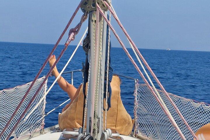 Excursion privée d'une journée en voile tout compris d'Agia Efimia à Ithaque