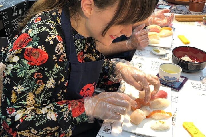 Experience Sushi Making Class in Tokyo