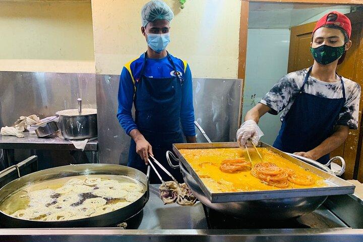 カトマンズストリートフードウォーキングツアー–地元の人のように食べる