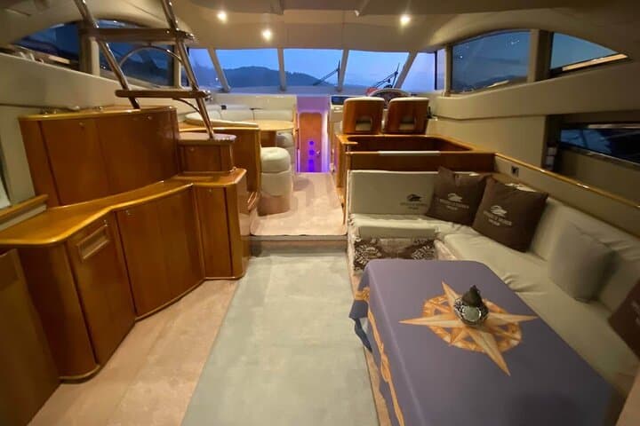 Private Cruise with 17m Yacht in Bosphorus Istanbul