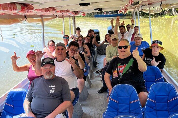 Heldags privat Tortuguero-kanal och Zipline-äventyr i Limon