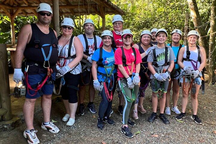 Heldags privat Tortuguero-kanal och Zipline-äventyr i Limon