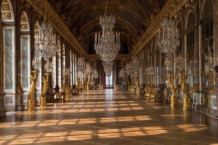 Versailles - Guided Tour in The King's Private Apartments