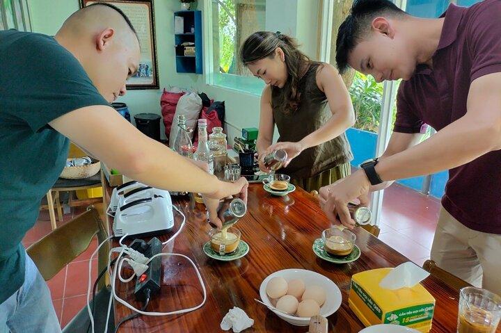Experimente fazer café com Tri Long na cidade velha de Hoi An